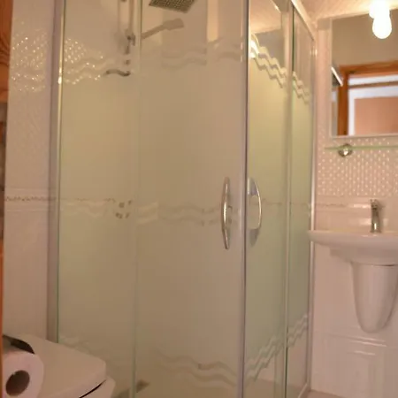 מלון Double Comfort מוגלה
